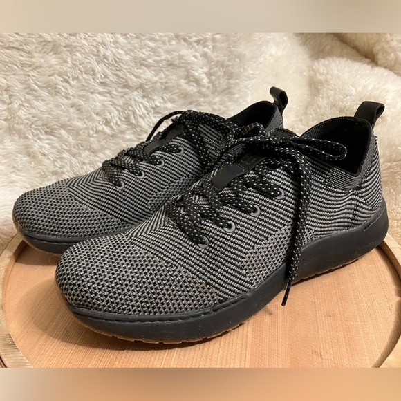 EUC The Lab by Dr Scholls Grey Black Athletic Sneakers Men’s Size 8.5 - Picture 1 of 9